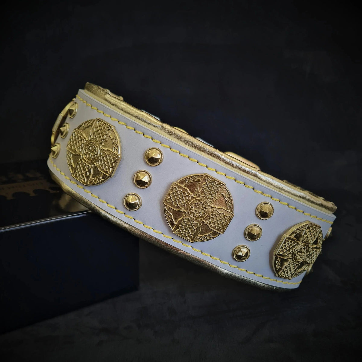The “Maximus” Collar — White & Gold